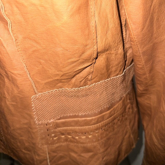 Leather jacket - Picture 3 of 8